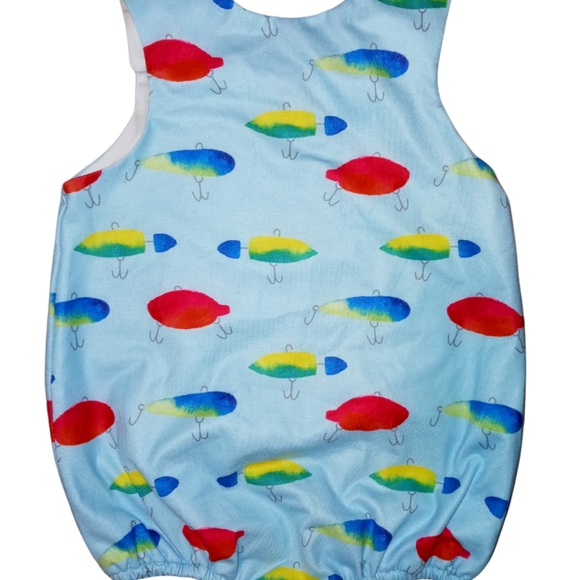 9M Southern Sass Smocks Snap Shoulder/Bottom All Over Fishing Lures Romper - Picture 2 of 3